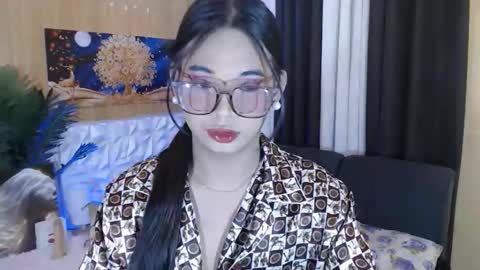 Snapshot of xtreamjiana chatting on 12.15.25 xtreamjiana online show from 12.15.25