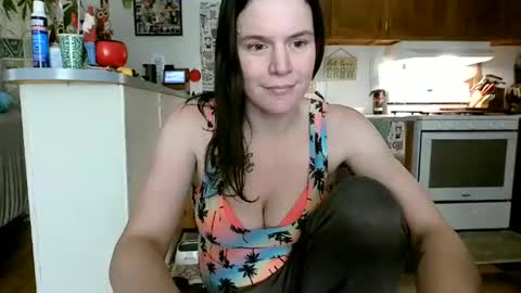Snapshot of xxdana chatting on 12.13.24 Deezy online show from 12.13.24
