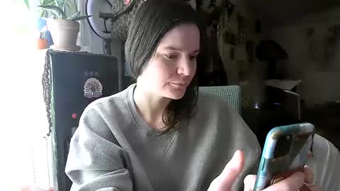 Snapshot of xxdana chatting on 01.04.25 Deezy online show from 01.04.25