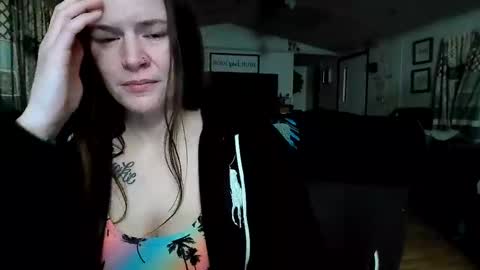 Snapshot of xxdana chatting on 03.06.25 Deezy online show from 03.06.25