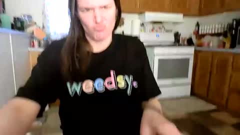 Snapshot of xxdana chatting on 03.08.25 Deezy online show from 03.08.25