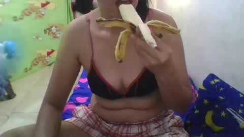 Snapshot of xxfergielisious chatting on 12.18.25 xxfergielisious online show from 12.18.25