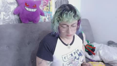 Snapshot of xxgreengoodxx chatting on 05.17.26 xxgreengoodxx online show from 05.17.26