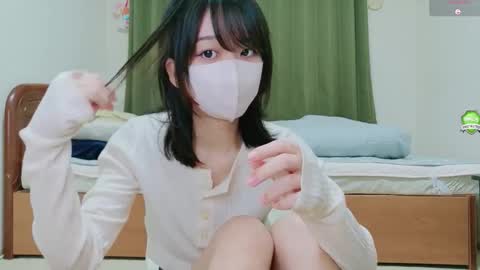 Snapshot of xxinoxx chatting on 11.17.25 xxinoxx online show from 11.17.25