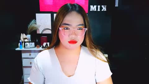 Snapshot of xxirene chatting on 12.20.25 xxirene online show from 12.20.25