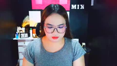 Snapshot of xxirene chatting on 12.23.25 xxirene online show from 12.23.25