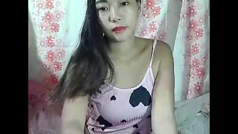 Snapshot of xxkylie18 chatting on 09.17.25 xxkylie18 online show from 09.17.25