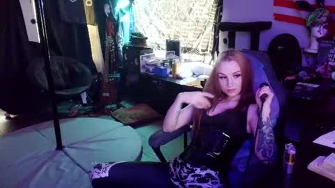 Snapshot of xxlilithmoonxx chatting on 07.06.26 Lilith online show from 07.06.26