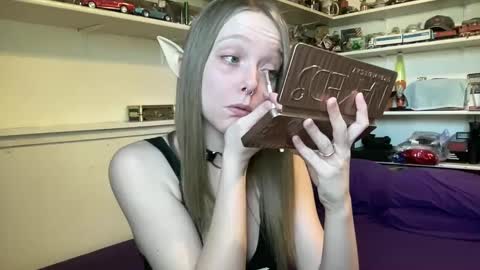 Snapshot of xxloveanastasia chatting on 09.08.25 LoveAnastasia online show from 09.08.25