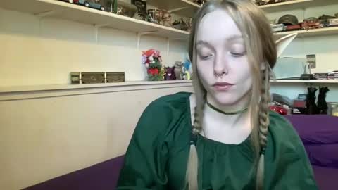 Snapshot of xxloveanastasia chatting on 09.18.25 LoveAnastasia online show from 09.18.25
