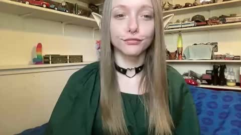 Snapshot of xxloveanastasia chatting on 10.20.25 LoveAnastasia online show from 10.20.25