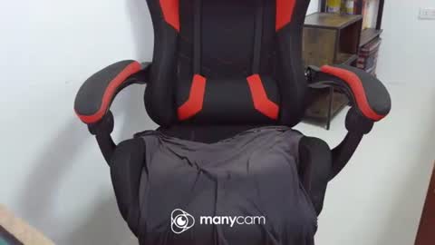 Snapshot of xxmonsterbigcockxx chatting on 04.22.26 Kaycee online show from 04.22.26