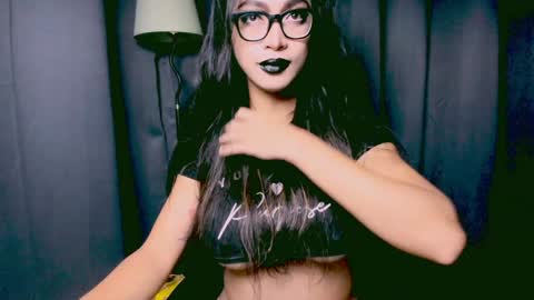 Snapshot of xxsexyandhotxx chatting on 12.03.24 Lara online show from 12.03.24