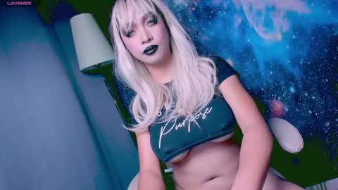 Snapshot of xxsexyandhotxx chatting on 03.05.25 Lara online show from 03.05.25