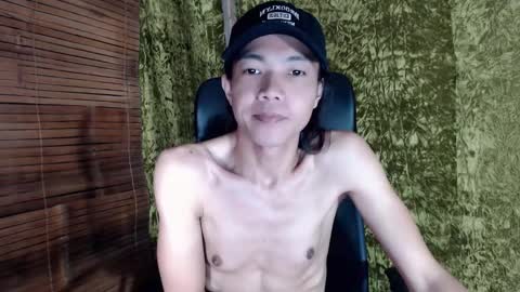 Snapshot of xxskinny_alonzoxx chatting on 01.05.25 Ali online show from 01.05.25