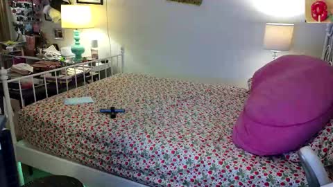 Strawberry Jane online show from 03.24.26