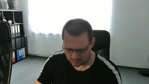 Snapshot of xxstrikerxx chatting on 12.17.25 Eddi online show from 12.17.25