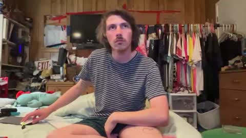 Snapshot of xxuwux chatting on 07.15.26 FUCKR online show from 07.15.26