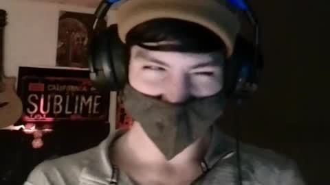 Snapshot of xxwhitefoxx chatting on 03.08.25 David Fox online show from 03.08.25