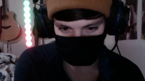 Snapshot of xxwhitefoxx chatting on 09.19.25 David Fox online show from 09.19.25