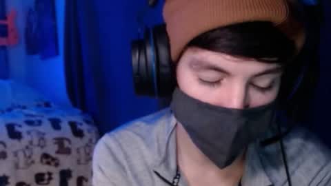 Snapshot of xxwhitefoxx chatting on 10.29.25 David Fox online show from 10.29.25