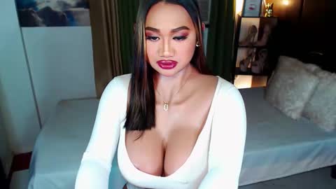 OLIVIA online show from 01.15.25