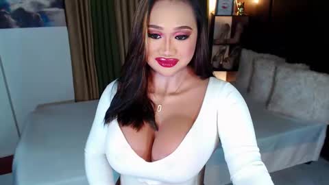 OLIVIA online show from 02.11.25