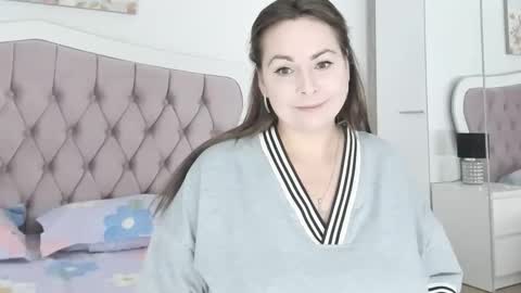 Snapshot of xxxgreatshow chatting on 04.12.26 Elvira online show from 04.12.26