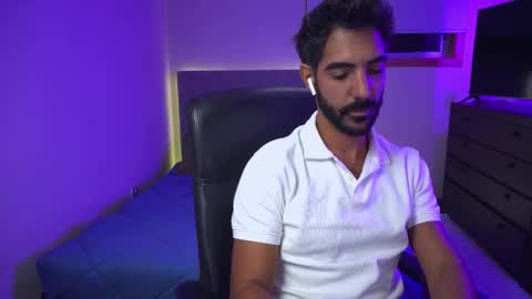 Snapshot of xxxhabibi chatting on 10.14.25 xxxhabibi online show from 10.14.25