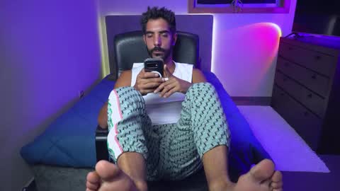 Snapshot of xxxhabibi chatting on 10.15.25 xxxhabibi online show from 10.15.25