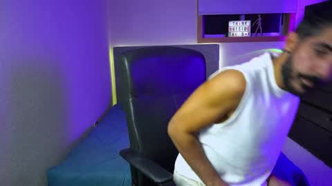 Snapshot of xxxhabibi chatting on 10.23.25 xxxhabibi online show from 10.23.25