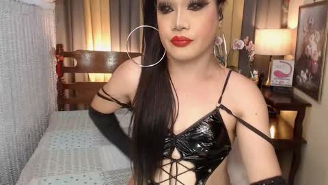 Snapshot of xxxmiss_cathyxxx chatting on 03.17.26 QUEENCY online show from 03.17.26