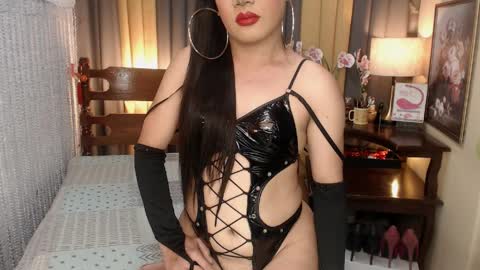 Snapshot of xxxmiss_cathyxxx chatting on 04.05.26 QUEENCY online show from 04.05.26