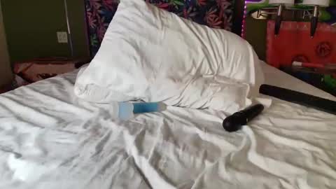 Lil Luna online show from 11.05.25