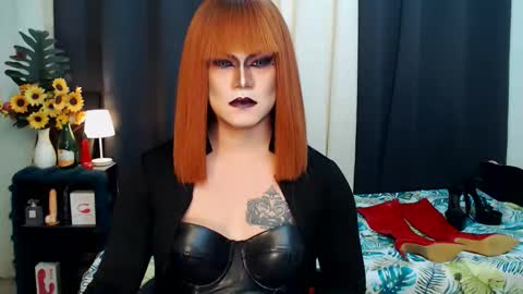 Snapshot of xyournightmarequeenx chatting on 10.17.25 QueenMarina online show from 10.17.25