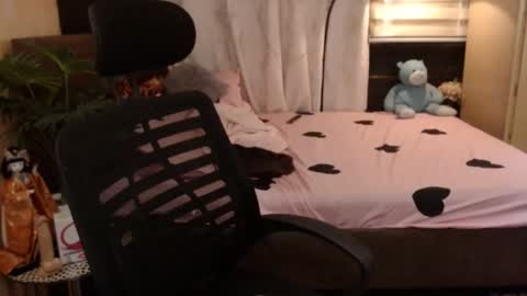 Snapshot of xyourtastyprincess chatting on 02.05.25 Angela online show from 02.05.25