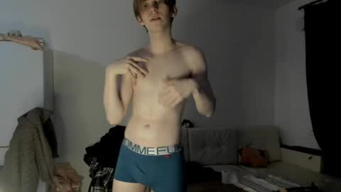 Snapshot of y0ursteve chatting on 05.29.26 y0ursteve online show from 05.29.26