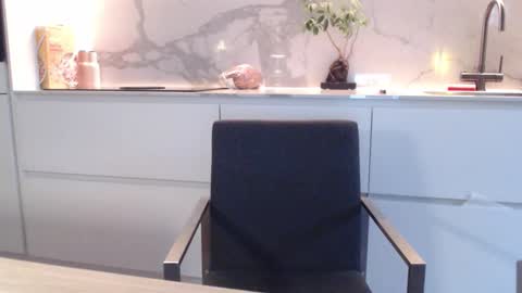 Snapshot of yallayalla1806 chatting on 10.27.25 yallayalla1806 online show from 10.27.25