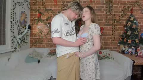 Snapshot of yami_yami_yami chatting on 12.19.25 Mia and Andry online show from 12.19.25