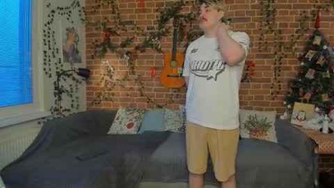 Snapshot of yami_yami_yami chatting on 01.08.26 Mia and Andry online show from 01.08.26