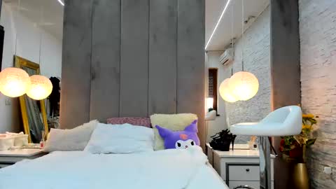 Yana  online show from 03.04.25