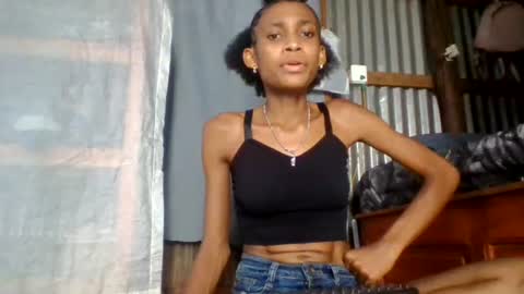 Snapshot of yanah687735 chatting on 06.24.26 Littleyanah online show from 06.24.26