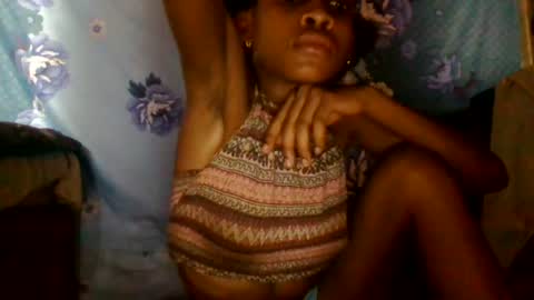 Snapshot of yanah687735 chatting on 06.25.26 Littleyanah online show from 06.25.26
