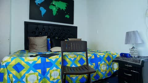 Snapshot of yank4fuck chatting on 12.18.24 yank4fuck online show from 12.18.24