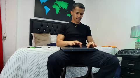 Snapshot of yank4fuck chatting on 12.21.24 yank4fuck online show from 12.21.24