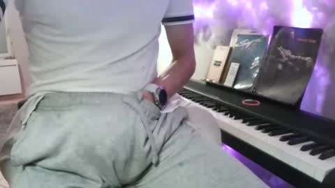 Snapshot of yannsolo8106 chatting on 10.28.25 yannsolo8106 online show from 10.28.25