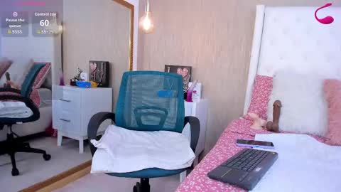 Yara Bliss  online show from 09.17.25