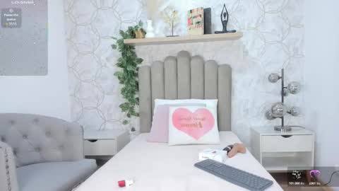 Snapshot of yaraamada chatting on 09.21.25 Yara online show from 09.21.25