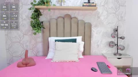 Snapshot of yaraamada chatting on 11.11.25 Yara online show from 11.11.25