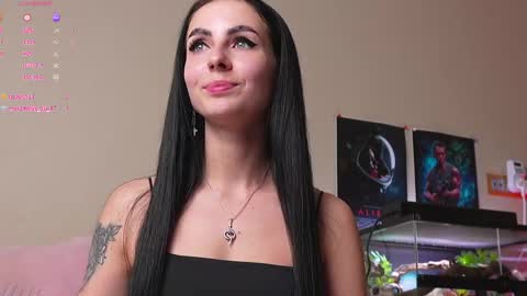 Snapshot of yaraliebe chatting on 05.28.26 Yara online show from 05.28.26